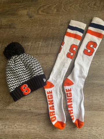 Syracuse package deal: pullover, hat & socks Cover
