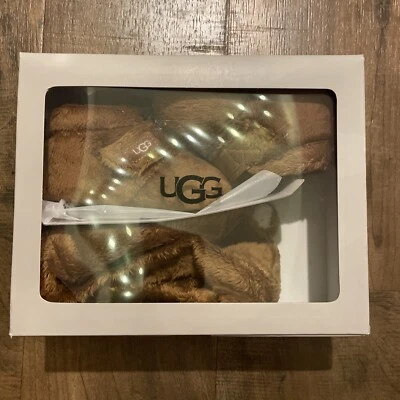 NOVO! Conjunto de presente UGG unissex-bebê (4-5 bebês) botinha Bixbee e gorro ursinho de pelúcia - Imagem 1 de 4