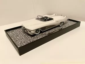 1/18 1951 Buick Le Sable Concept car bianca LE 200 pz. Minichamps - Foto 1 di 11