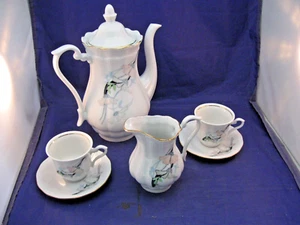 WALBRZYC TEA POT, CREAMER AND TWO DEMI-TASSE TEA CUPS W SAUCERS POLAND - Picture 1 of 15