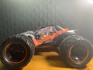 Maisto Off-Road Bass Pros Shop Attak Monstertruck ohne Fernbedienung kommt mit Akku - Bild 1 von 8