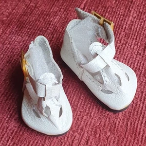 Spangenschuhe (Puppenschuhe) mit Lochmuster, weiss, Echtleder, ~ 4,7 cm, neuw. - Bild 1 von 4