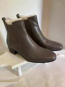 H by Halston Grey Leather Alison Gored Leather Ankle Boot NEW IN BOX SZ 6.5 - Picture 1 of 7