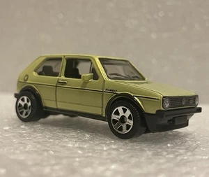 Modellino Matchbox Volkswagen Golf gti Mk1 I 1/64 1:64 VW Nuova Senza Box 2025 - Picture 1 of 7