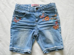 Squeeze Jean Bermuda Shorts Girls Size 5 Embroidered Flowers Adjustable Waist - Picture 1 of 7