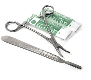 MOSQUITO HEMOSTAT FORCEPS 5" CURVED +SCALPEL HANDLE #4+5 SURGICAL BLADES #24 - Foto 1 di 4