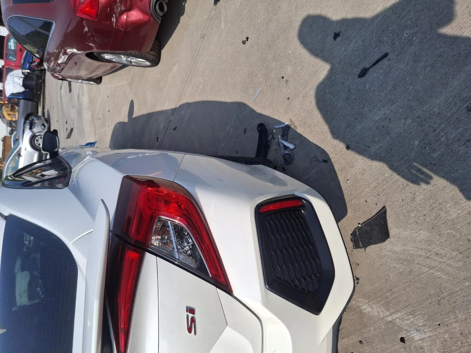 Used Right Tail Light Assembly fits: 2017 Honda Civic Sedan quarter mounted Righ Foto 1 de 4