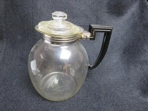 VINTAGE PYREX GLASS TEAPOT TEA KETTLE WITH ART DECO HANDLE # 84-66 MADE IN USA - Picture 1 of 1