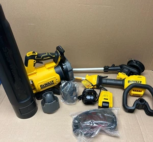 [Open-Box] (DCK0215M1) DeWALT 20V Cordless Lithium-Ion String Trimmer & Blower - Picture 1 of 3