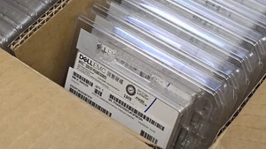 16x NEW Dell 3.84TB U.2 NVMe Gen4 SSD D7-P5500 SSDPF2KX038T9TP 0191PH 2Y Warrant - Bild 1 von 4
