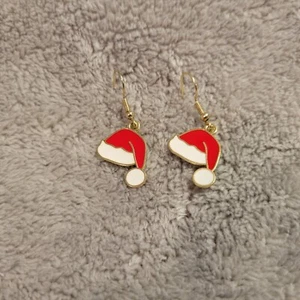 Christmas Santa Cap Womens Earrings One Pair Red Alloy Hanging Dangle Gold Tone - Picture 1 of 3