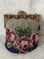 Antike Abendhandtasche / Handtasche Rosen Perlenstickerei vergoldeter Bügel