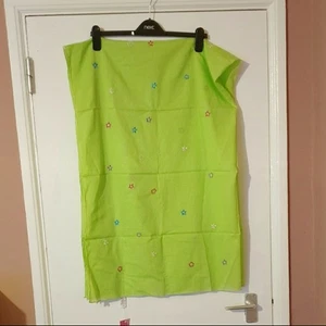 BNWT Green Dorothy Perkins Sarong With Embroidered Flowers, One Size - Picture 1 of 7