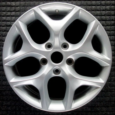 Llanta Chrysler Pacifica 18 pulgadas pintada OEM de 2017 a 2020 Foto 1 de 1