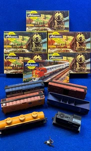 Lot 6 Vintage Athearn HO Scale Eisenbahn/Zugwagen mit Boxen - Bild 1 von 9