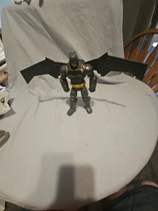 DC Comics Talking BatTech Batman 12” Expanding Wings 20+ - Bild 1 von 6