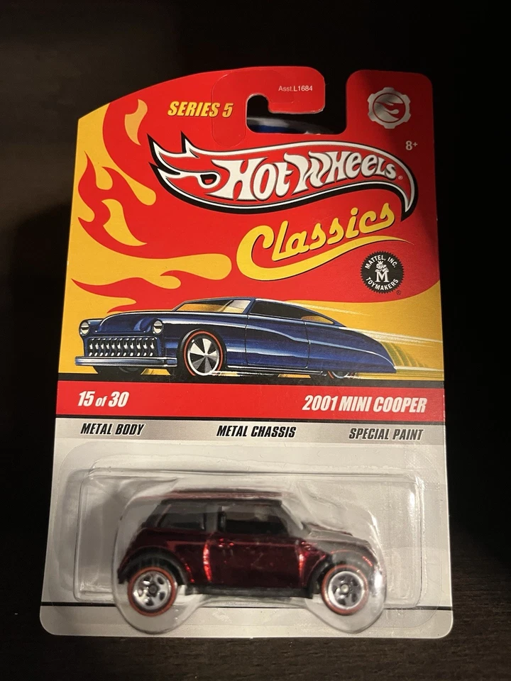 Hot Wheels Classics Series 5 2001 Mini Cooper #15/30 w/ Redline Wheels  - Image 1 of 1