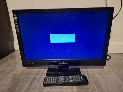 Nice Insignia NS-19E720A12 19” 720p LED TV 2 HDMI W/ Remote *Works Great  - Image 1 of 4