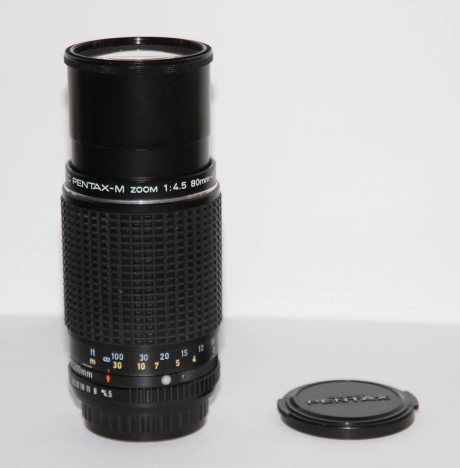 SMC Pentax-M 80-200mm f/4.5 Zoom Telephoto Camera Lens - Pentax K Mount. - Image 1 of 4