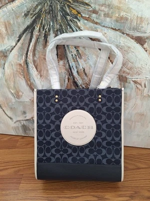 NUEVO CON ETIQUETAS COACH C2823 TALL DEMPSEY CARRYALL FIRMA C CON RAYAS UNIVERSITARIAS Y PARCHE COACH Foto 1 de 4