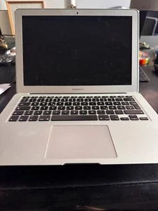 Apple MacBook Air 13,3 Zoll aus 2014 A1466 - 128 GB SSD, 4 GB Ram, 1. Hand - Bild 1 von 5