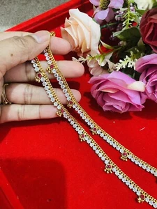 Costume Tradizionale Bollywood colore oro caviglie payal indiano borchie/diamanti - Foto 1 di 2