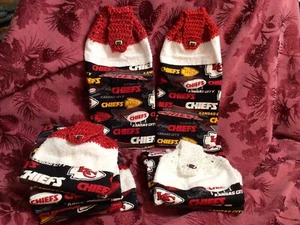Toalla de mano colgante de cocina Chiefs KC ganchillo hecha a mano estampado negro - Imagen 1 de 1