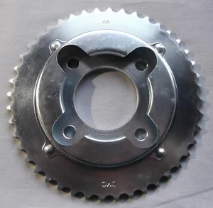 Genuine Daelim VJ125 Roadwin Rear Sprocket z=44t 41200-BA4-R300 Kettenrad Corona - Picture 1 of 4