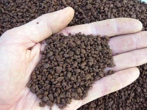 Lapillo vulcanico rosso, lava vulcanica 3/5 mm (10 kg - 11 lt) - Foto 1 di 1