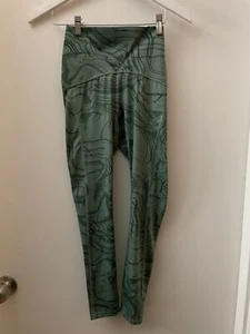 Gymshark Adapt green pattern Seamless Leggings size small - Picture 1 of 4