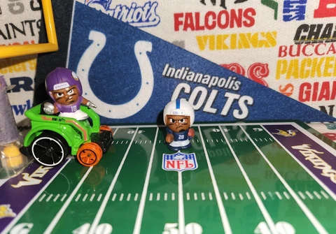 2023/2022 NFL Teenymates Series 11 Indianapolis Colts RB Johnathan Taylor figure Cover
