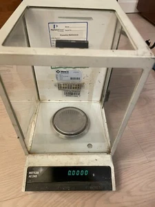 Mettler digital lab scale balance analytical AE240 AE  240 delta range 0.1 mg zz - Picture 1 of 5