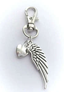 ANGEL WING & HEART CLIP ON CHARM - KEYRING / BAG CHARM / PET COLLAR - Picture 1 of 2