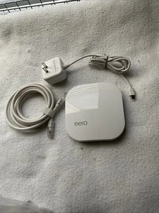 EERO B010001 2ND GEN TRI-BAND MESH ROUTER With Cords - Picture 1 of 4