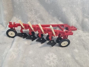 Arado de disco vintage Ertl International 4 fondos escala 1:16 rojo fundido a presión - Imagen 1 de 8
