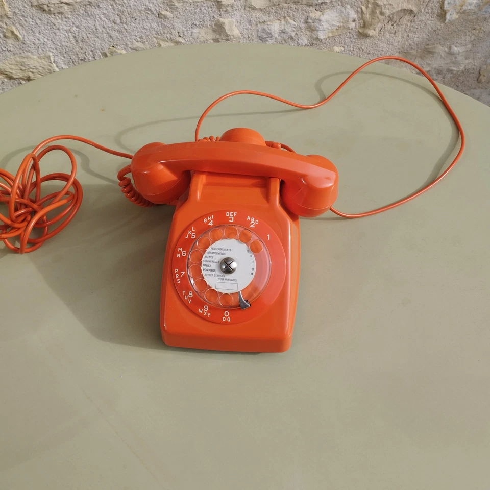 Telephone orange vintage · Socotel S63 · rotatif ancien - Photo 1/4