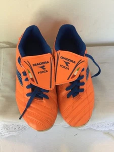 Tacchetti calcio Diadora Forza ragazzo taglia 13 colore arancione e blu stringati bassi - Foto 1 di 17