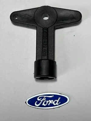 Llave de repuesto perno patrón tapa central rueda 7 radios Ford Capri 2.8 Special RS Foto 1 de 4