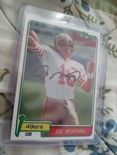 1981 Topps Joe Montana Rookie Card!HOF! Nice Card! Free Shipping! Card #216.