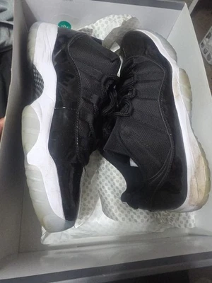 Jordan 11  Foto 1 de 4