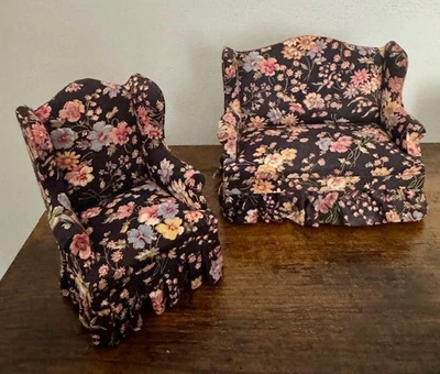 老式Bespaq娃娃屋花卉双人沙发和扶手椅-荷叶边裙内饰 — 第 1/3 张图片