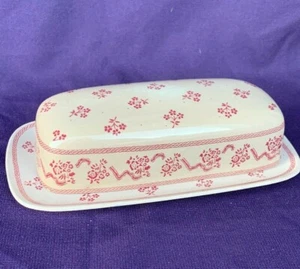 JOHNSON BROTHERS LAURA ASHLEY PETITE FLEUR BURGUNDY Red BUTTER DISH & LID ❤️sj7m - Picture 1 of 9