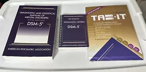 Diagnostic Statistical Manual 5, D-5 TAB-IT, DSM-5 Desk Reference Set , Like New - Picture 1 of 10