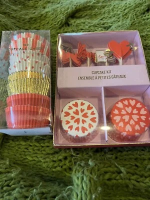 Meri Meri Valentine Bundle Cupcake Kit Picks Wrappers Baking Individual Snacks - Image 1 of 3
