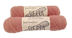 2 Knäuel Pauline Dunham Yarns "Sierra" Garn beige rosa 50%Schurwolle 50%Nylon - Bild 1 von 4