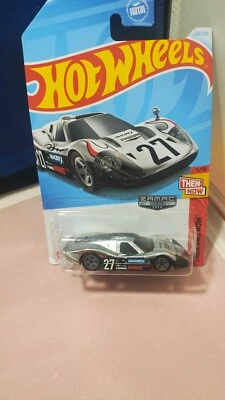 FORD GT40 MK.IV SERIE ENTONCES Y AHORA PLATA DIECAST ESCALA 1:64 HOT WHEELS '67 Foto 1 de 2