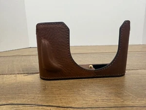 Medio estuche para cámara Leica Q3 agarre cuero genuino insertado cubierta hecha a mano - Imagen 1 de 4