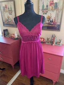 Josie Natori Soft & Stretchy Dark Pink Fuchsia Lace Slip Dress Chemise Size M - Picture 1 of 10