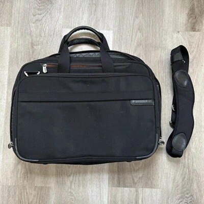 Briggs & Riley Travelware Expandable 17"x 13" Laptop Bag Black BB104X-4 READ - Image 1 of 4