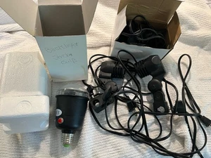 Backlight Slave Strobe Bulb + 3 AC Units-Photography-Photo Studio EUC - Picture 1 of 7